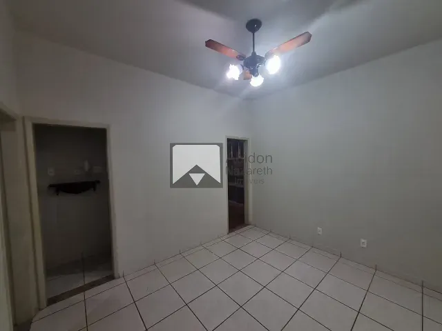 Apartamento com 80m² 2 quartos e 1 banheiro, para alugar, no bairro Pe Pequeno em Niterói