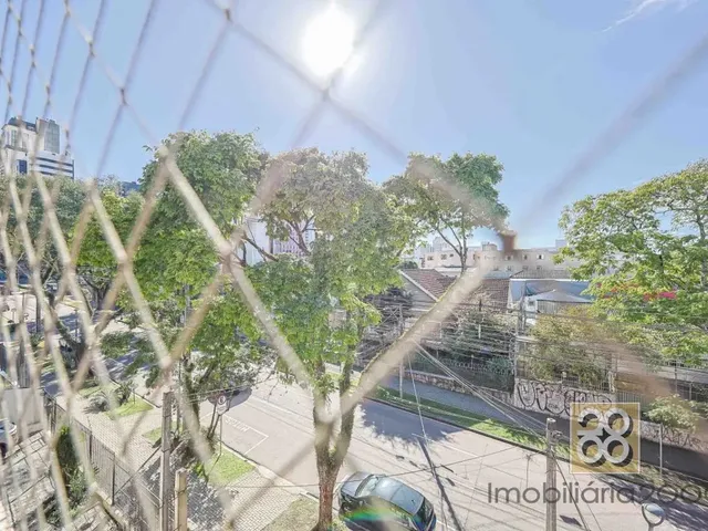 Apartamento 3 quartos e 2 banheiros, à venda, no bairro Água Verde em Curitiba