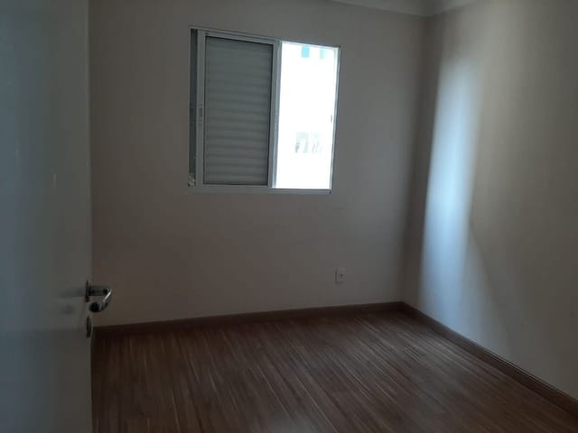 Apartamento com 54m² 2 quartos e 1 banheiro, à venda, no bairro Vila Santa Terezinha em Carapicuíba