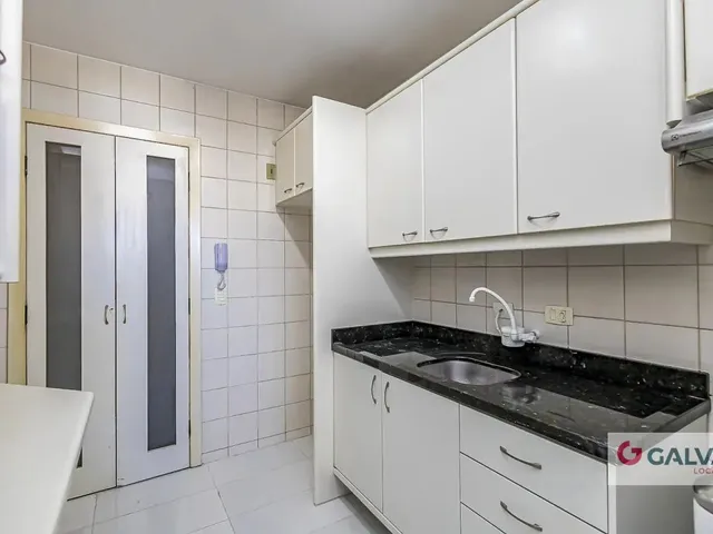 Apartamento 2 quartos e 2 banheiros, para alugar, no bairro Vila Izabel em Curitiba