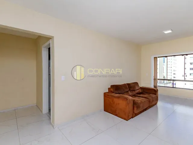 Apartamento 2 quartos e 2 banheiros, à venda, no bairro Centro em Balneário Camboriú