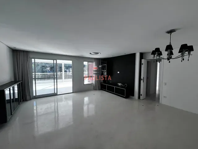 Apartamento 3 quartos e 5 banheiros, à venda ou para alugar, no bairro Bosque da Saúde em São Paulo