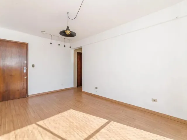 Apartamento 2 quartos e 1 banheiro, à venda, no bairro Santa Quitéria em Curitiba