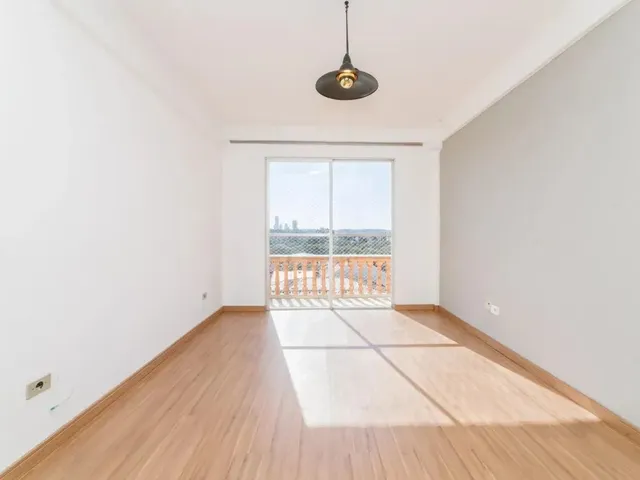 Apartamento 2 quartos e 1 banheiro, à venda, no bairro Santa Quitéria em Curitiba