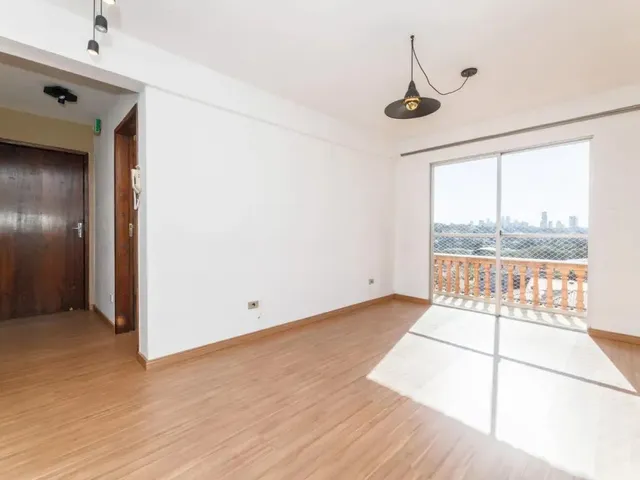 Apartamento 2 quartos e 1 banheiro, à venda, no bairro Santa Quitéria em Curitiba