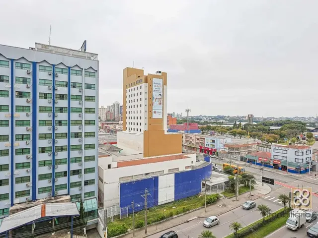 Apartamento 1 quarto e 1 banheiro, para alugar, no bairro Centro em Curitiba