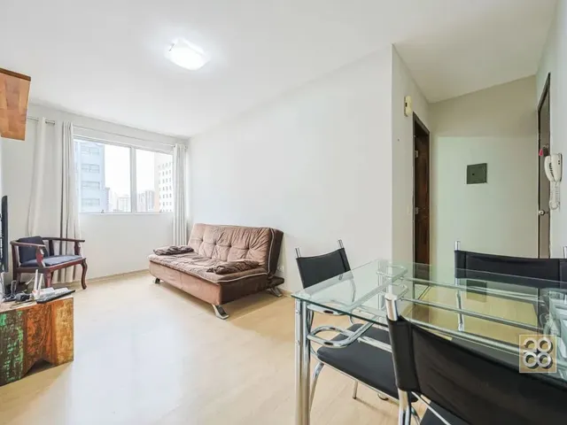 Apartamento 1 quarto e 1 banheiro, para alugar, no bairro Centro em Curitiba