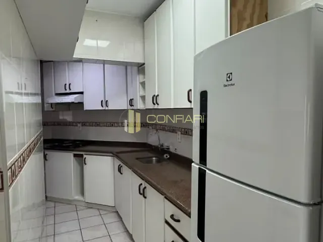 Apartamento 2 quartos e 2 banheiros, para alugar, no bairro Meia Praia em Itapema