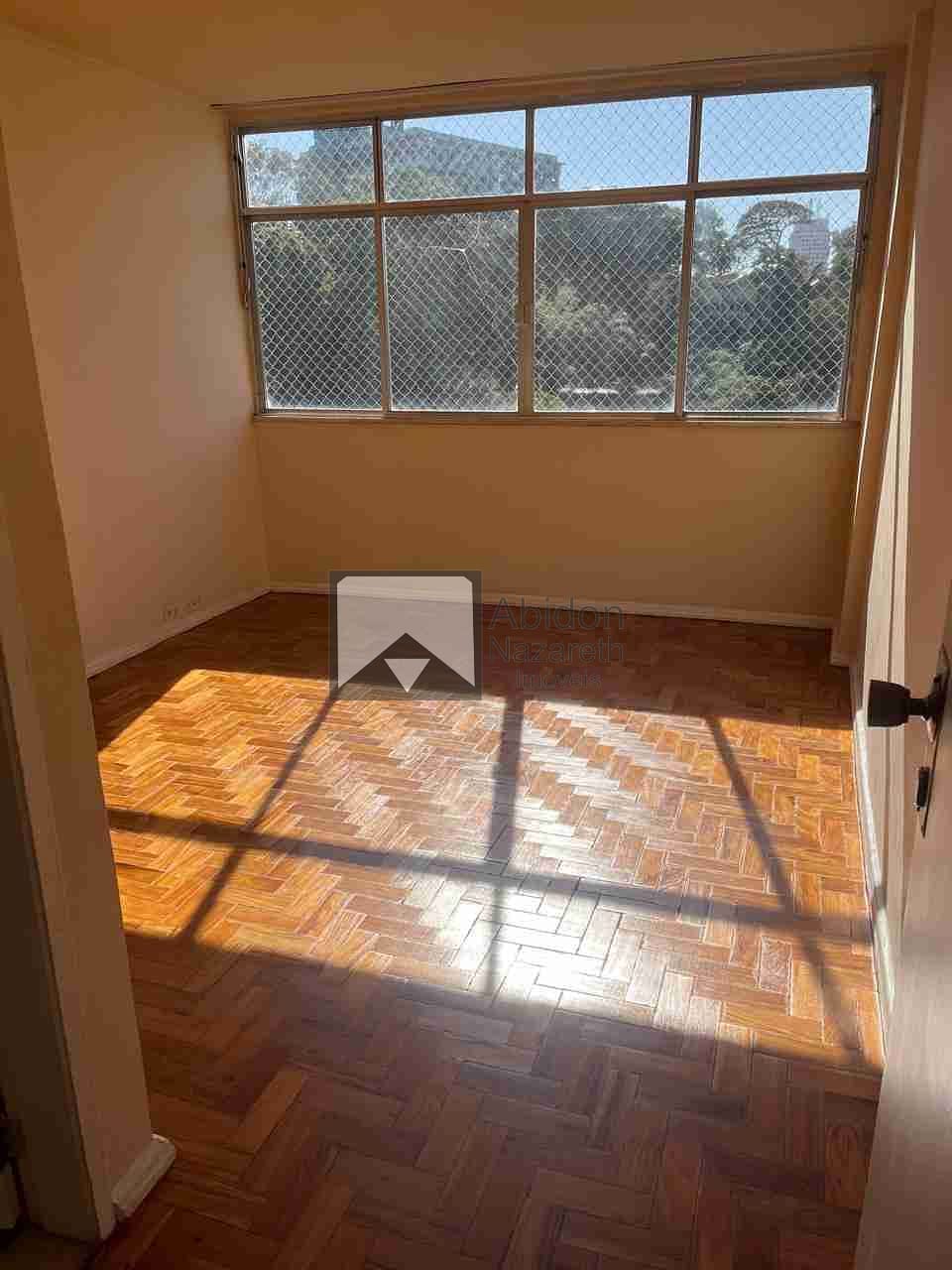 Apartamento à venda com 2 quartos, 65m² - Foto 2