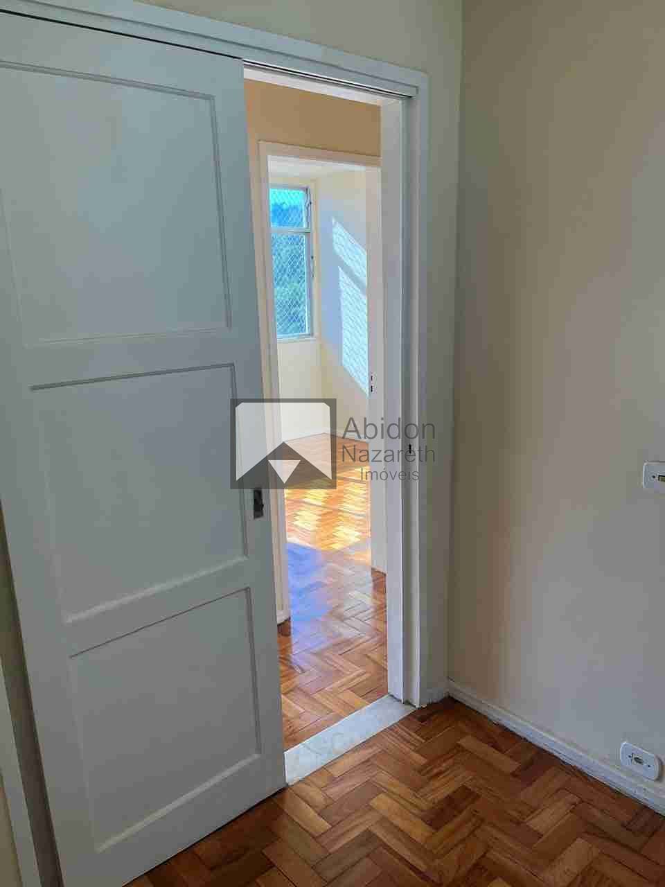 Apartamento à venda com 2 quartos, 65m² - Foto 11