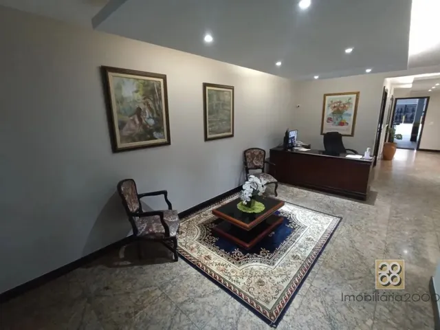 Apartamento 2 quartos e 1 banheiro, para alugar, no bairro Centro em Curitiba