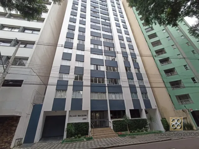 Apartamento 2 quartos e 1 banheiro, para alugar, no bairro Centro em Curitiba
