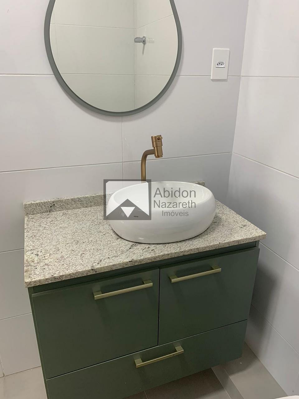 Apartamento à venda com 2 quartos, 70m² - Foto 2
