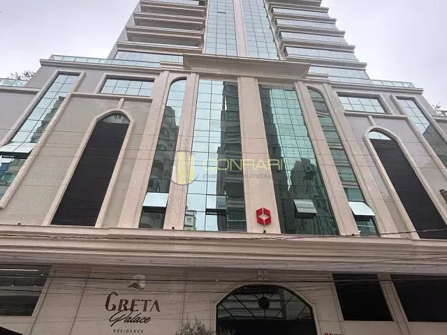 Apartamento com 207m² 3 quartos e 4 banheiros, para alugar, no bairro Meia  Praia em Itapema