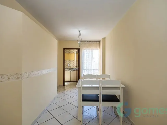 Apartamento 1 quarto e 1 banheiro, para alugar, no bairro Centro em Curitiba