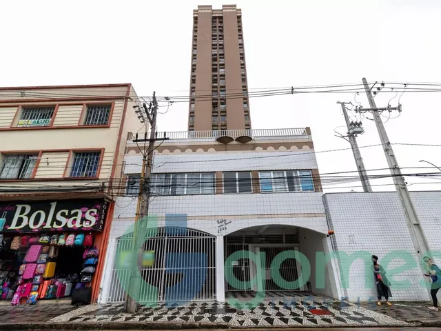 Apartamento 1 quarto e 1 banheiro, para alugar, no bairro Centro em Curitiba