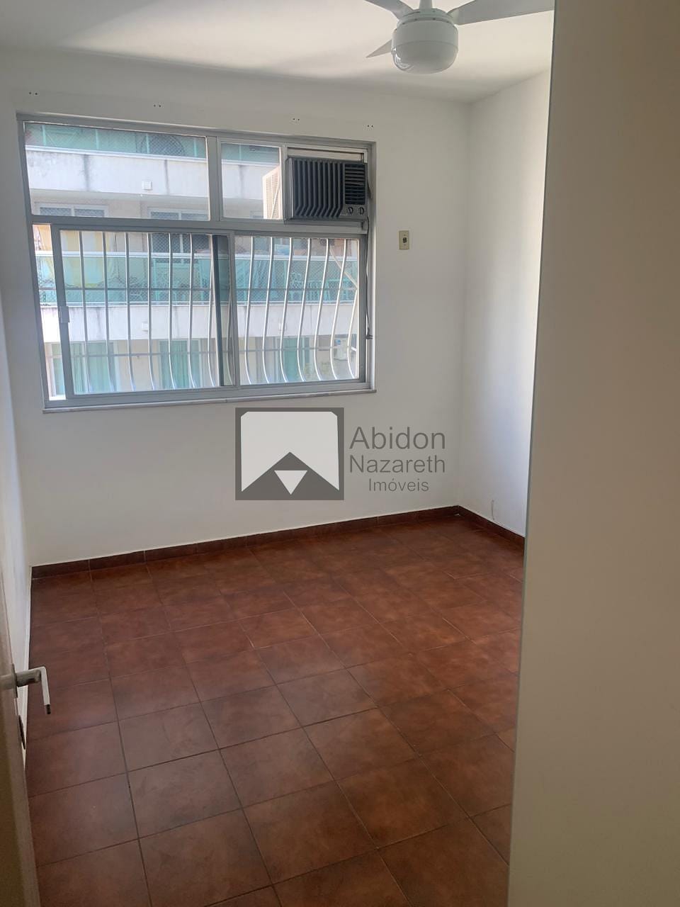 Apartamento à venda com 2 quartos, 90m² - Foto 5