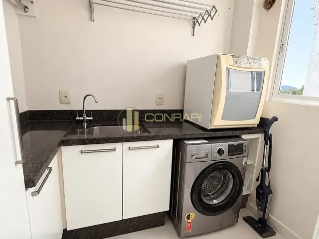 Apartamento 3 quartos e 3 banheiros, para alugar, no bairro Meia Praia em Itapema