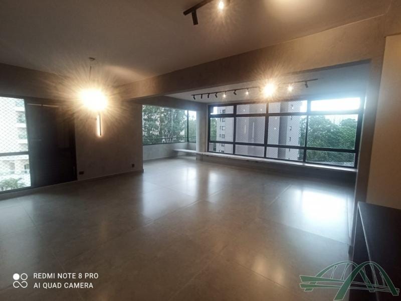 Apartamento para alugar com 2 quartos, 125m² - Foto 3