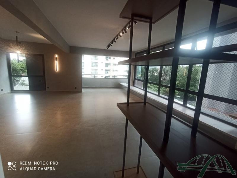 Apartamento para alugar com 2 quartos, 125m² - Foto 2