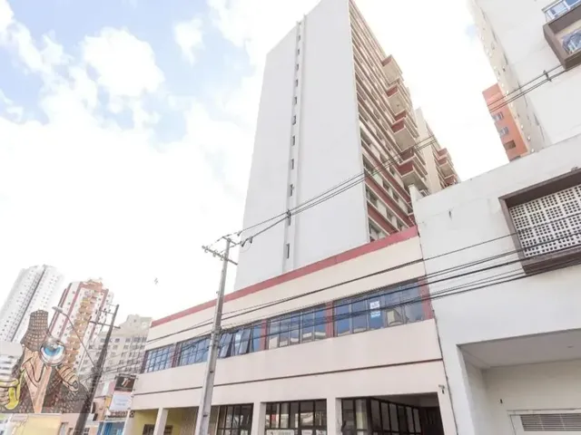Apartamento 2 quartos e 2 banheiros, para alugar, no bairro Cristo Rei em Curitiba