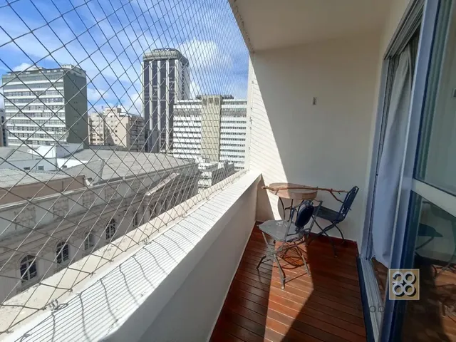 Apartamento 2 quartos e 1 banheiro, para alugar, no bairro Centro em Curitiba