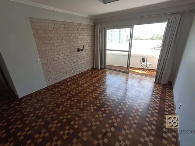 Apartamento 2 quartos e 1 banheiro, para alugar, no bairro Centro em Curitiba