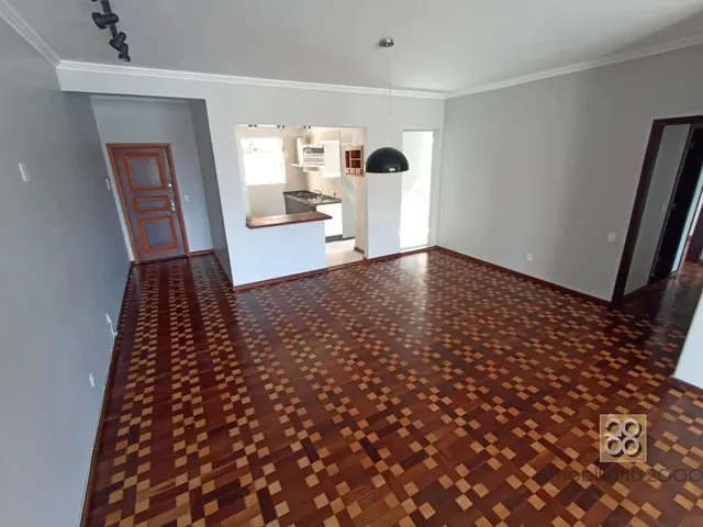 Apartamento 2 quartos e 1 banheiro, para alugar, no bairro Centro em Curitiba