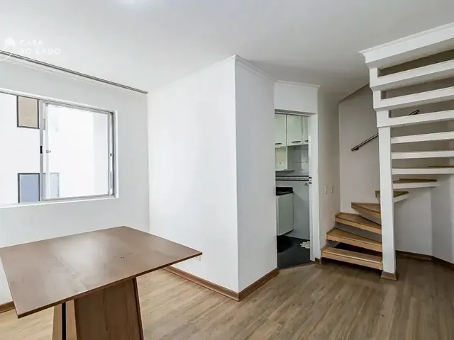 Apartamento 2 quartos e 1 banheiro, à venda, no bairro Cristo Rei em Curitiba