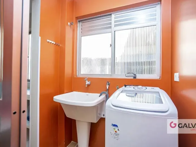 Apartamento 2 quartos e 2 banheiros, para alugar, no bairro Jardim Social em Curitiba