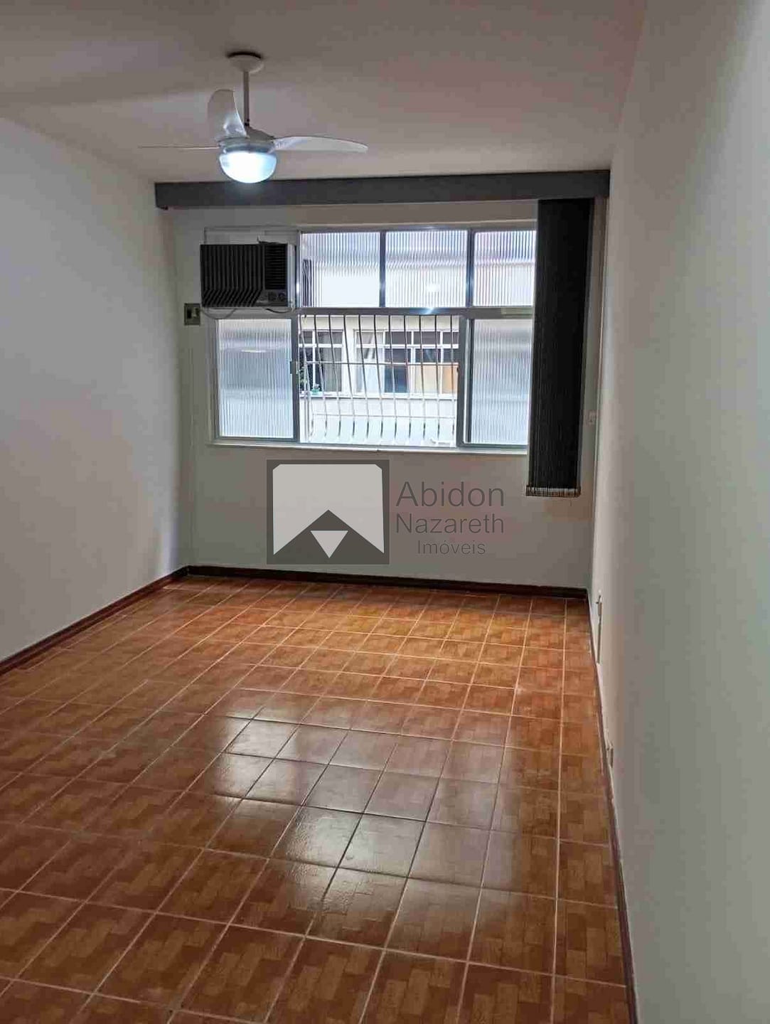 Apartamento à venda com 2 quartos, 80m² - Foto 2