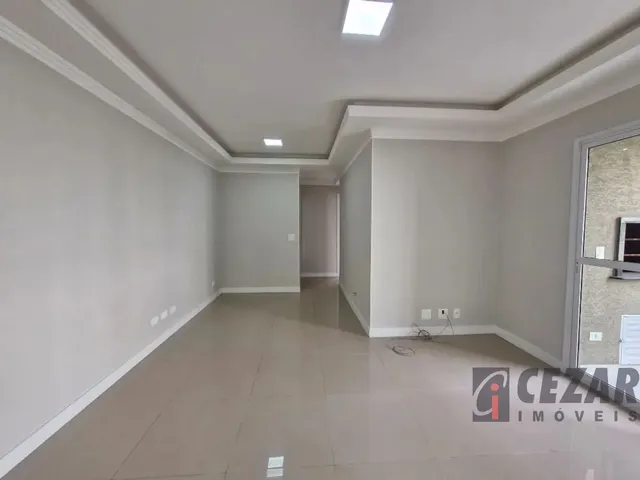 Apartamento 2 quartos e 2 banheiros, para alugar, no bairro Uberaba em Curitiba
