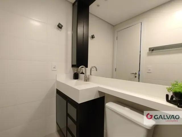 Apartamento 1 quarto e 1 banheiro, para alugar, no bairro Centro em Curitiba