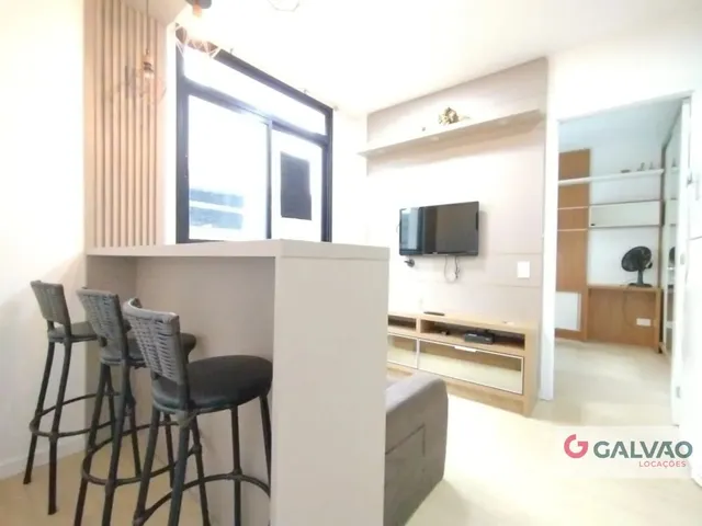 Apartamento 1 quarto e 1 banheiro, para alugar, no bairro Centro em Curitiba