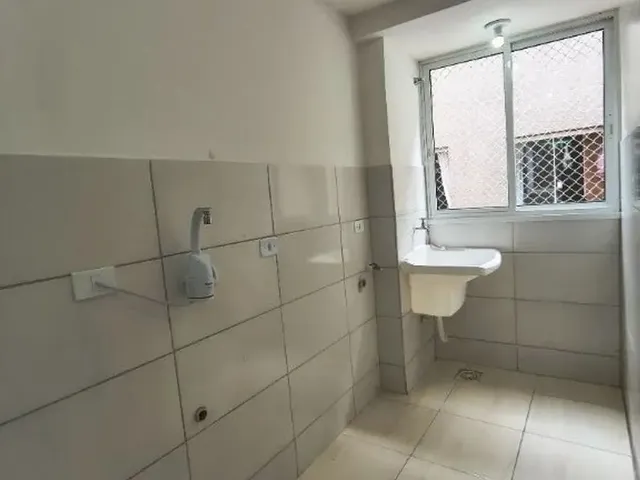 Apartamento 2 quartos e 1 banheiro, para alugar, no bairro Parque da Fonte em São José Dos Pinhais
