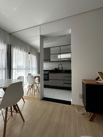 Apartamento com 121m² 3 quartos e 2 banheiros, para alugar, no bairro Parque Jamaica em Londrina