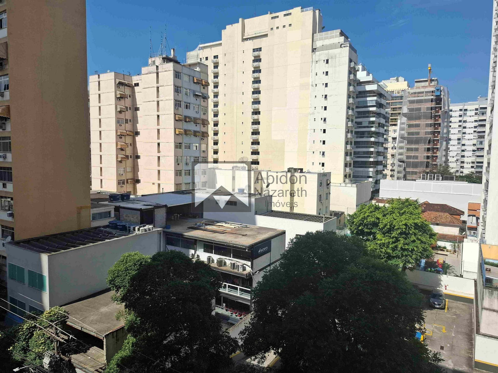 Apartamento à venda com 3 quartos, 110m² - Foto 1