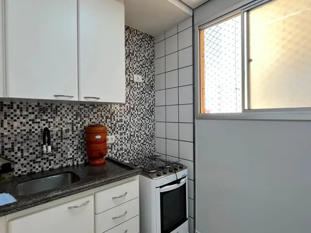 Apartamento 1 quarto e 1 banheiro, para alugar, no bairro Centro em Londrina