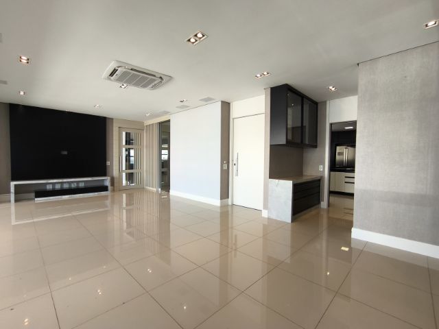 Apartamento 3 quartos e 4 banheiros, para alugar, no bairro Santa Rosa em Londrina