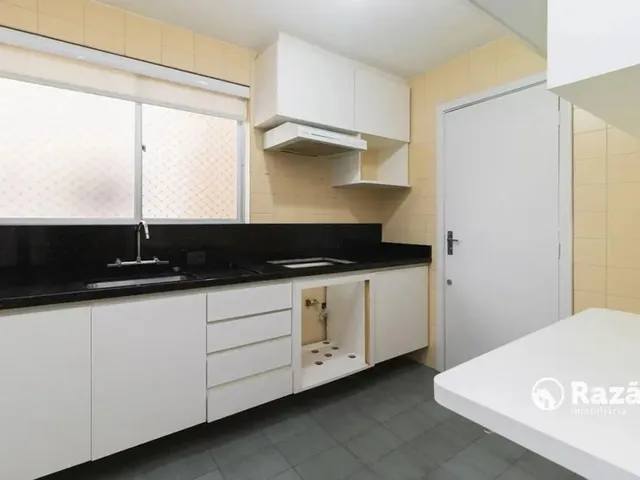 Apartamento 3 quartos e 1 banheiro, para alugar, no bairro Água Verde em Curitiba