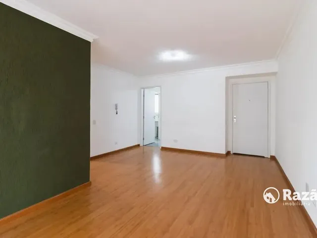 Apartamento 3 quartos e 1 banheiro, para alugar, no bairro Água Verde em Curitiba