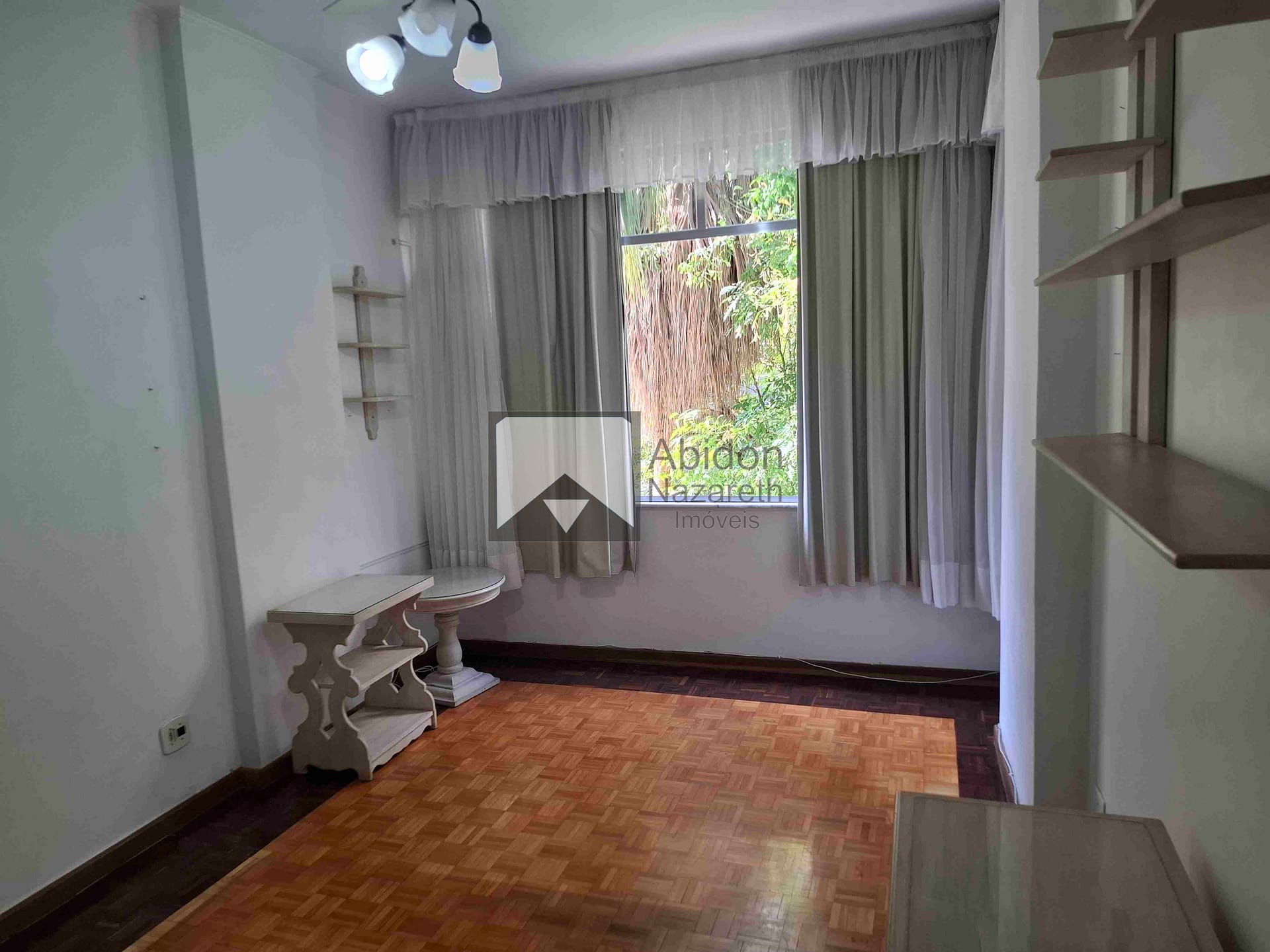 Apartamento à venda com 2 quartos, 75m² - Foto 3