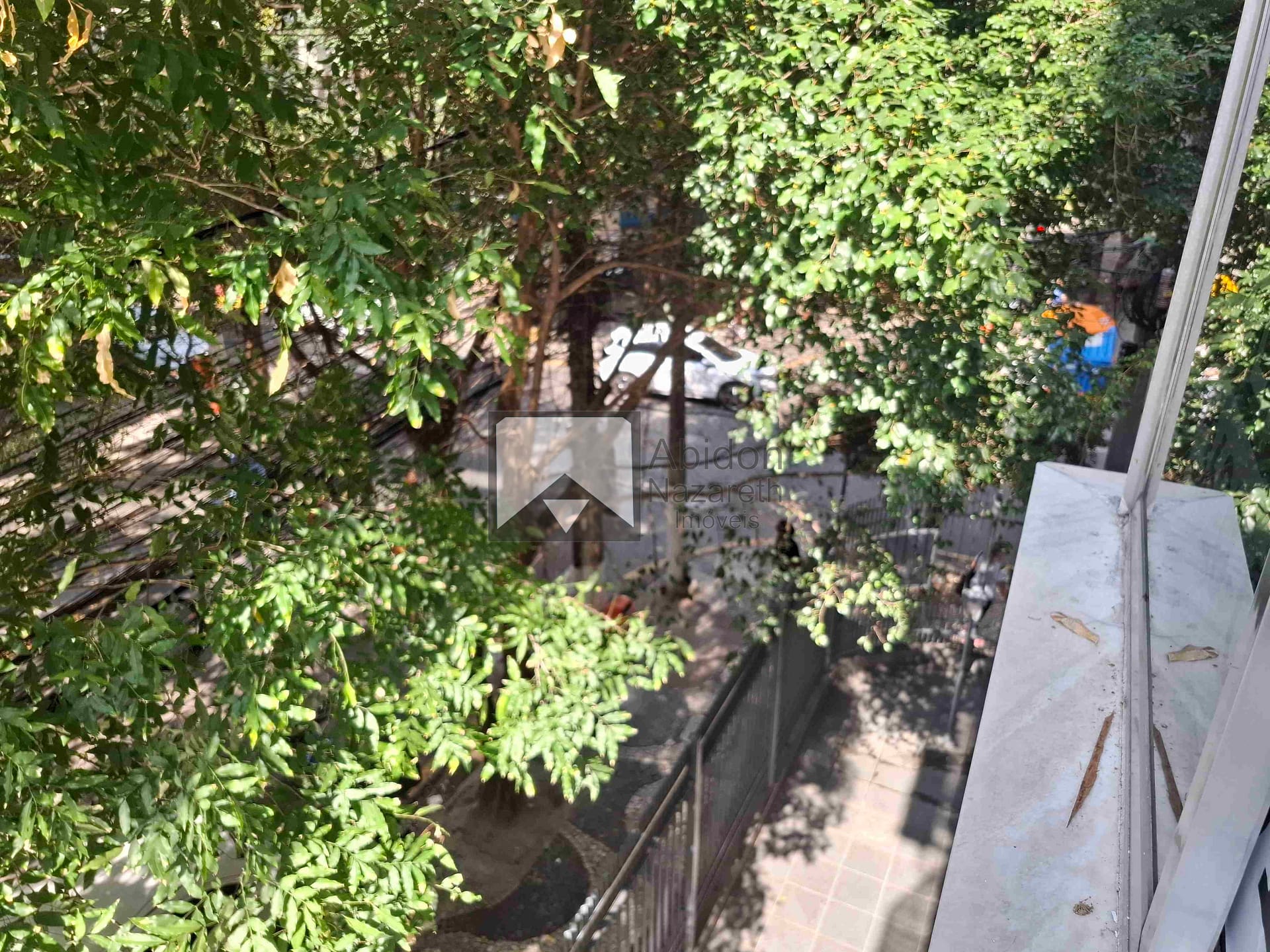 Apartamento à venda com 2 quartos, 75m² - Foto 2