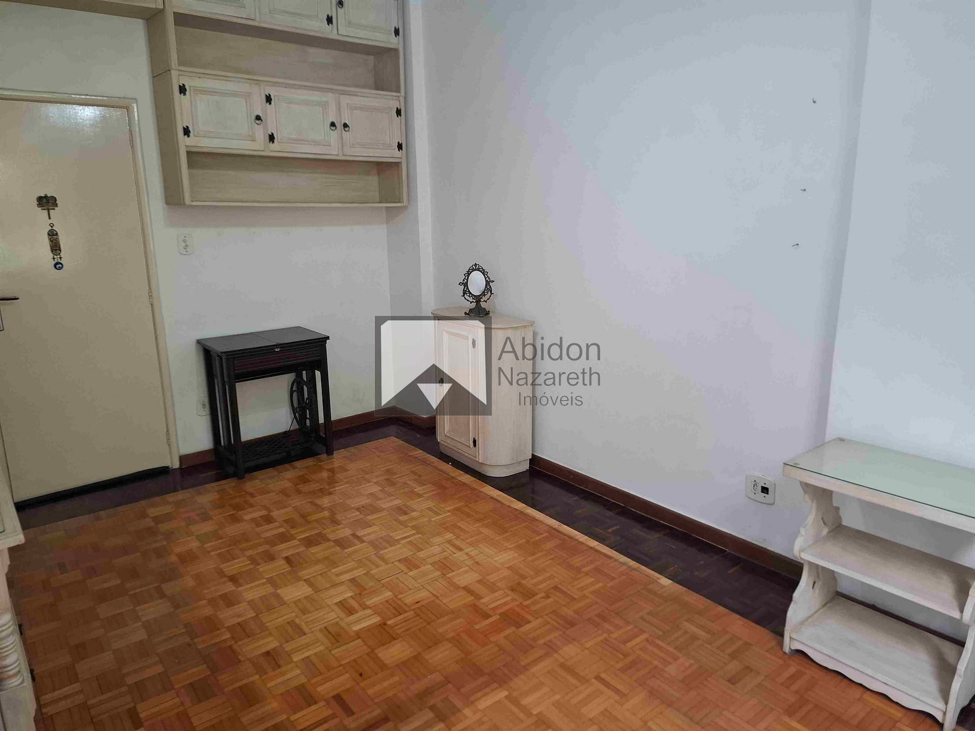 Apartamento à venda com 2 quartos, 75m² - Foto 4