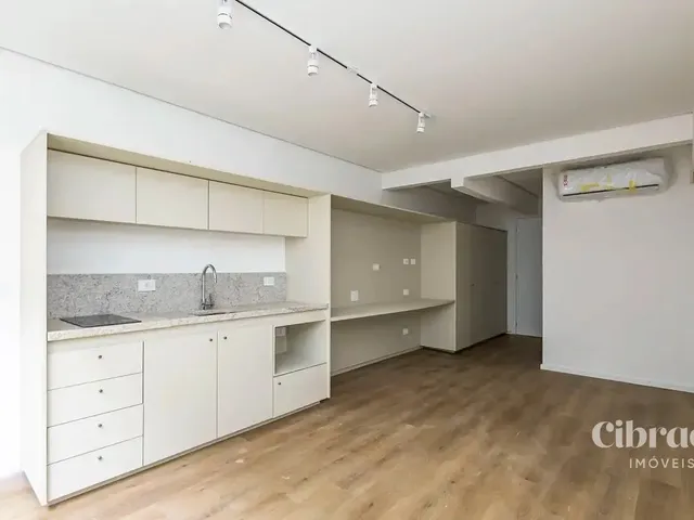 Apartamento 1 quarto e 1 banheiro, para alugar, no bairro Centro Cívico em Curitiba