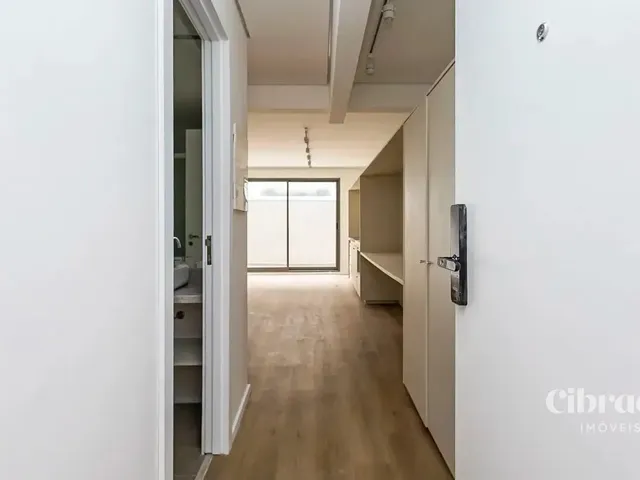 Apartamento 1 quarto e 1 banheiro, para alugar, no bairro Centro Cívico em Curitiba