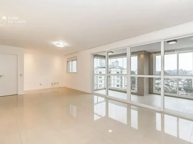 Apartamento 3 quartos e 5 banheiros, para alugar, no bairro Cristo Rei em Curitiba