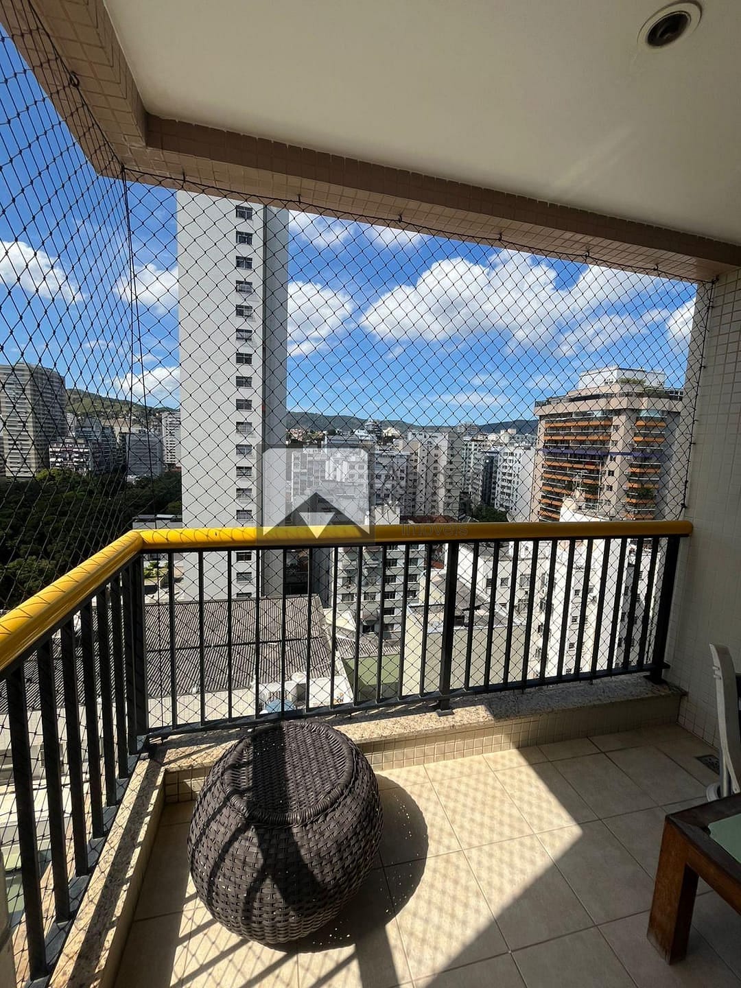 Apartamento à venda com 3 quartos, 120m² - Foto 1