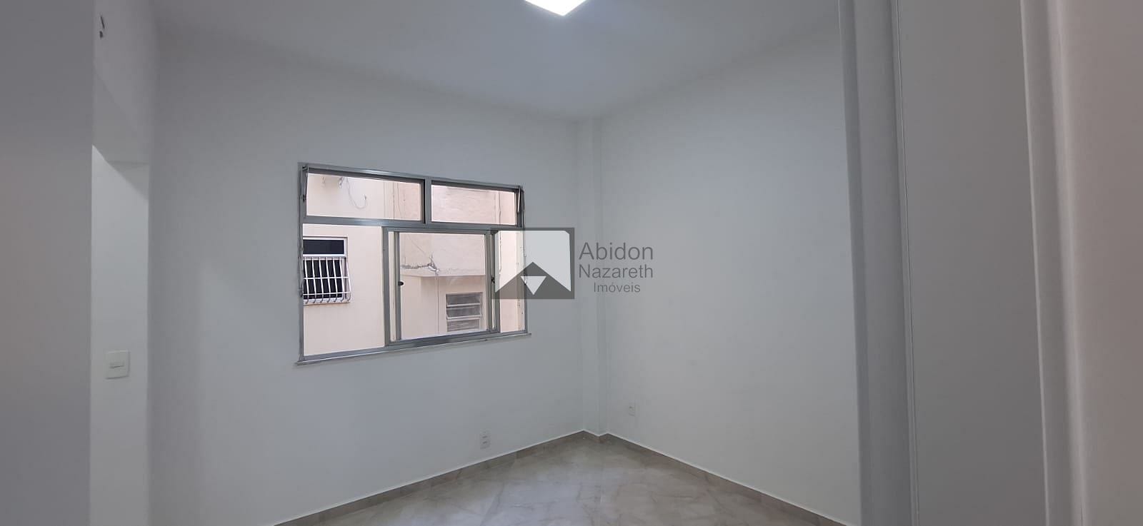 Apartamento à venda com 2 quartos, 95m² - Foto 2