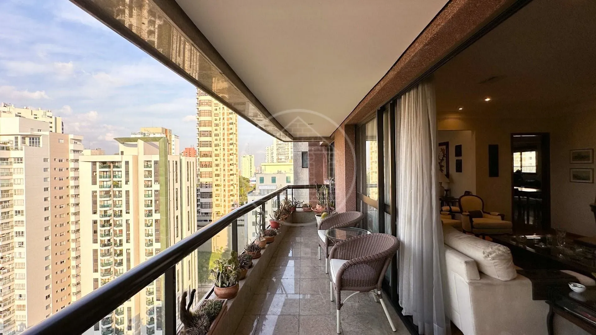 Apartamento, 3 quartos, 225 m² - Foto 1